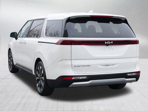 2022 Kia Carnival EX