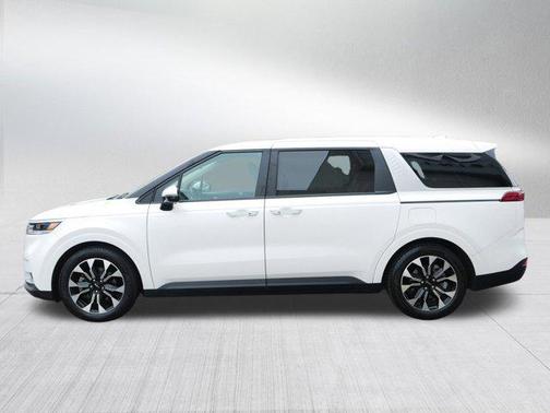 2022 Kia Carnival EX