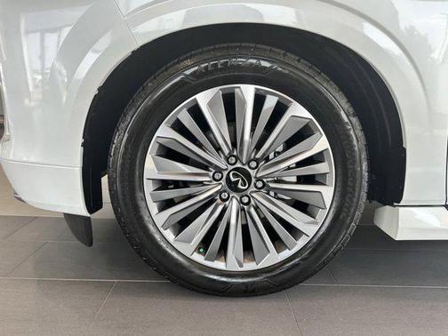 2025 INFINITI QX80 SENSORY AWD