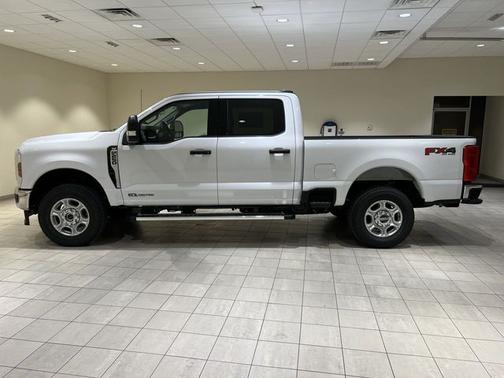 Oxford White 2026 Ford F-250 XLT