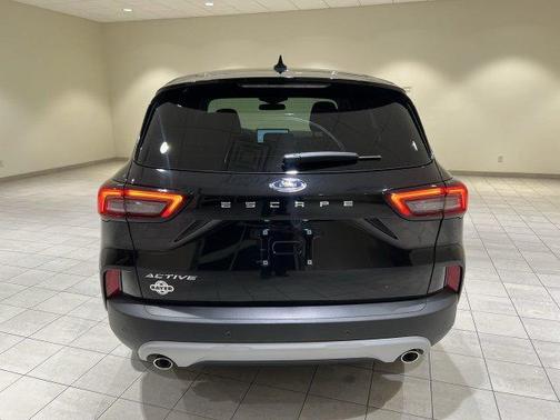 Agate Black Metallic 2025 Ford Escape Active