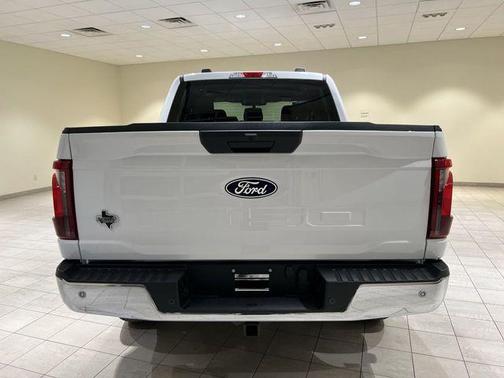 Oxford White 2026 Ford F-150 XLT