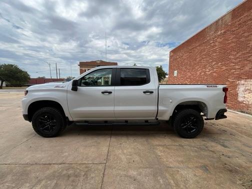 Summit White 2026 Chevrolet Silverado 1500 Custom Trail Boss