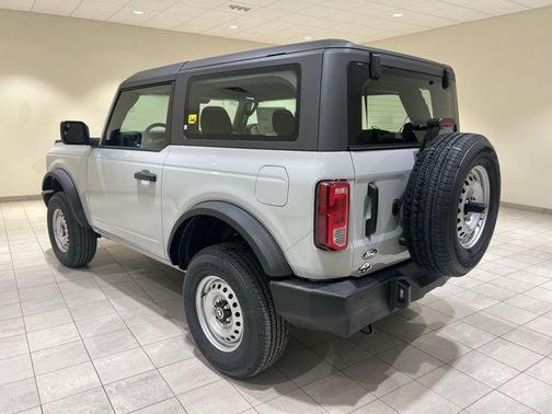 Avalanche Gray 2026 Ford Bronco Base
