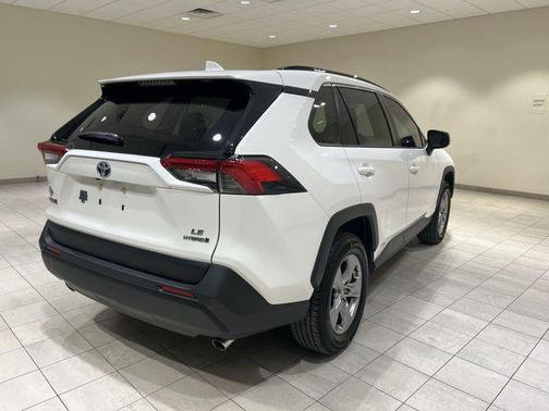 2022 Toyota RAV4 Hybrid LE