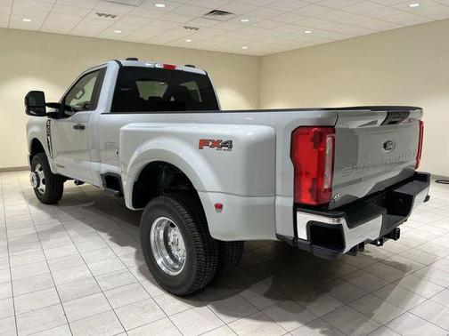 Avalanche 2026 Ford F-350