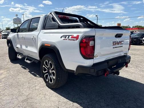 Summit White 2024 GMC Canyon AT4