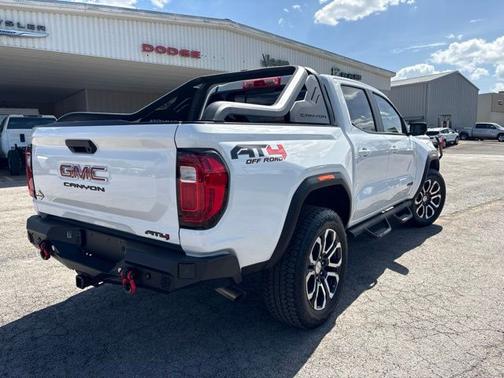 Summit White 2024 GMC Canyon AT4