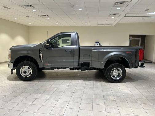Carbonized Gray Metallic 2026 Ford F-350