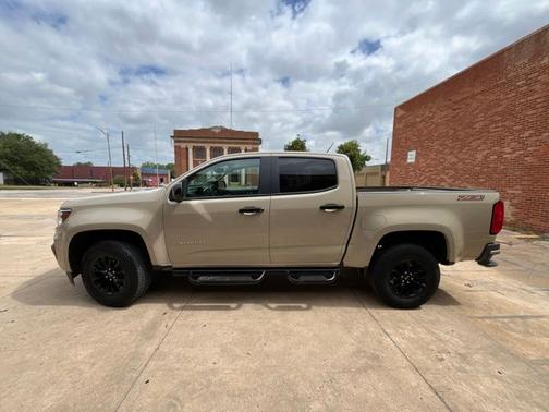 Sand Dune Metallic 2022 Chevrolet Colorado Z71