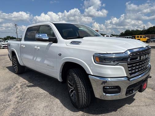 Ivory White Tri-Coat Pearlcoat 2026 RAM 1500 Limited