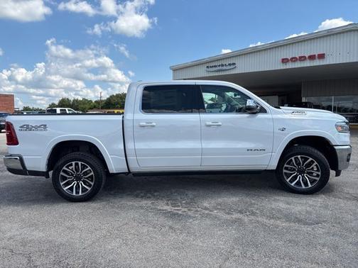 Ivory White Tri-Coat Pearlcoat 2026 RAM 1500 Limited