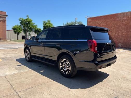 Black Metallic 2025 Ford Expedition Active