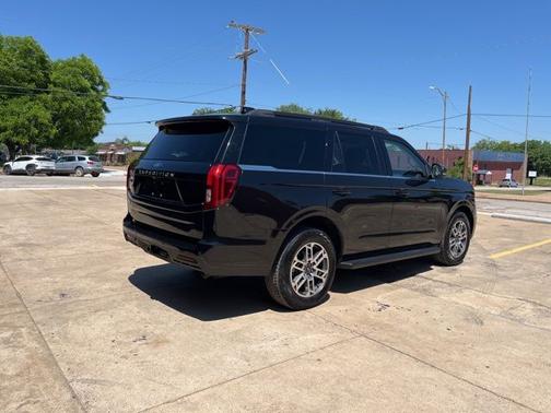 Black Metallic 2025 Ford Expedition Active
