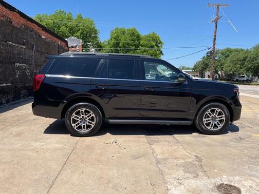 Black Metallic 2025 Ford Expedition Active