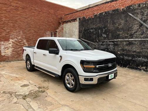 Oxford White 2025 Ford F-150 XLT