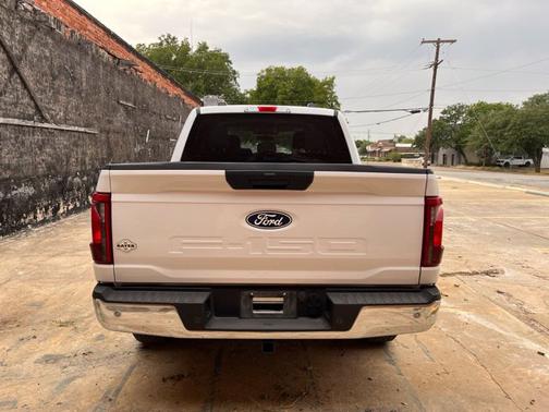 Oxford White 2025 Ford F-150 XLT