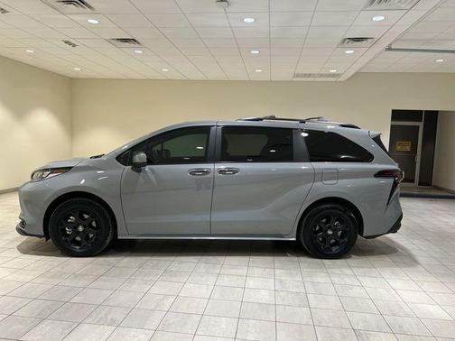 2025 Toyota Sienna Woodland Edition