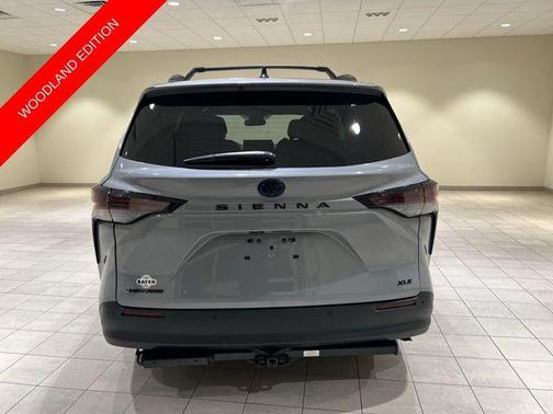 2025 Toyota Sienna Woodland Edition