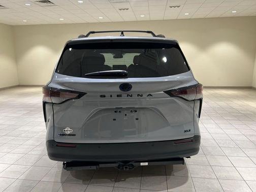 2025 Toyota Sienna Woodland Edition