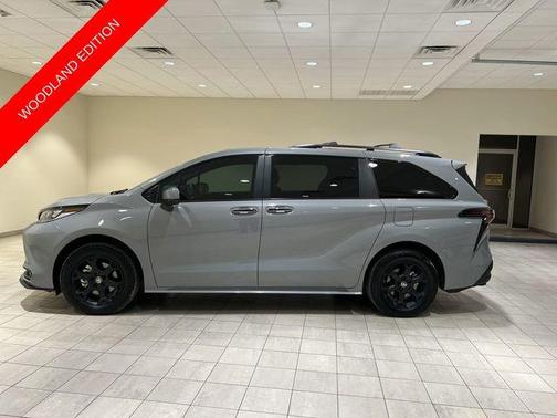 2025 Toyota Sienna Woodland Edition