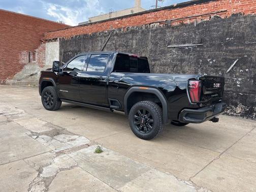 Onyx Black 2024 GMC Sierra 2500 AT4