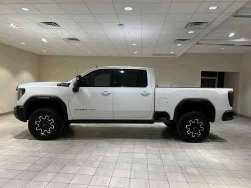 Summit White 2024 GMC Sierra 2500 AT4X