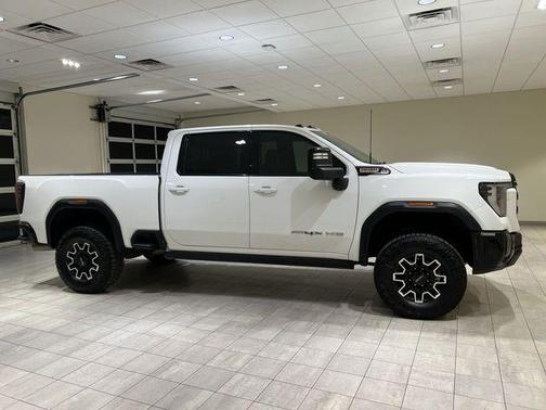 Summit White 2024 GMC Sierra 2500 AT4X