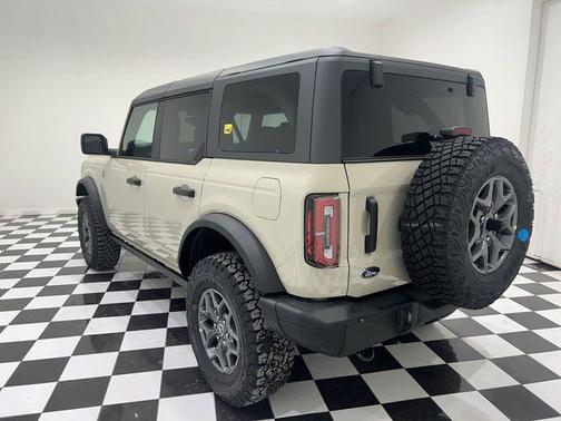 Desert Sand 2025 Ford Bronco Badlands