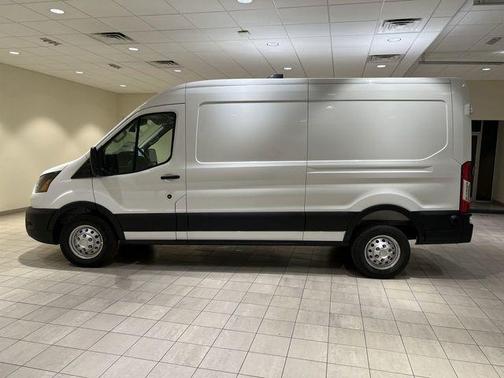 2026 Ford Transit-350 148 WB Medium Roof Cargo