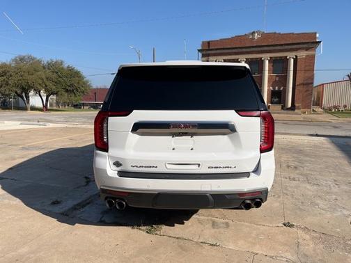 Summit White 2022 GMC Yukon Denali
