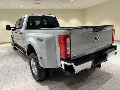 Avalanche 2026 Ford F-350 XLT