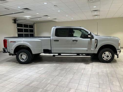 Avalanche 2026 Ford F-350 XLT