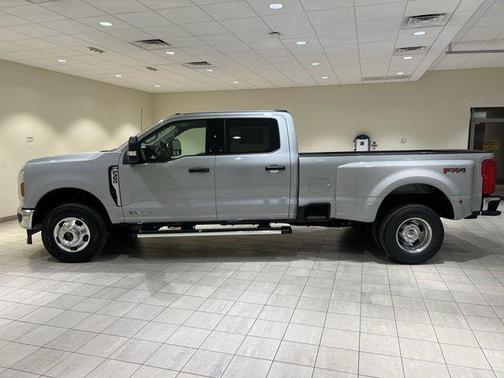 Avalanche 2026 Ford F-350 XLT