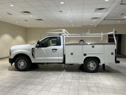Oxford White 2026 Ford F-250 XL