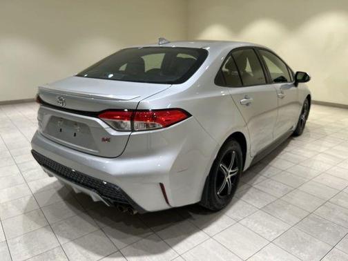 Classic Silver Metallic 2021 Toyota Corolla SE