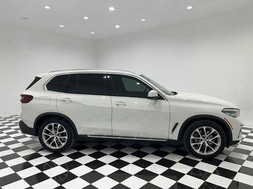 Alpine White 2021 BMW X5 xDrive40i