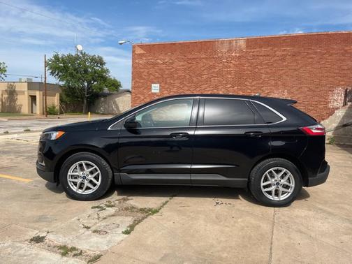 Black Metallic 2022 Ford Edge SEL