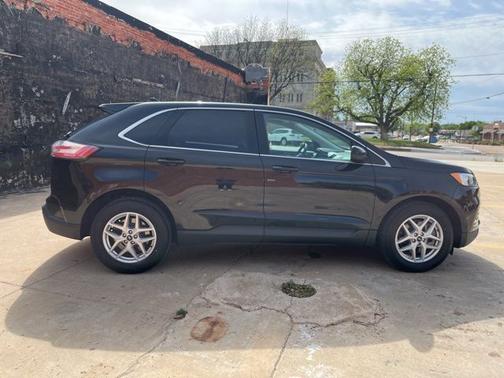 Black Metallic 2022 Ford Edge SEL