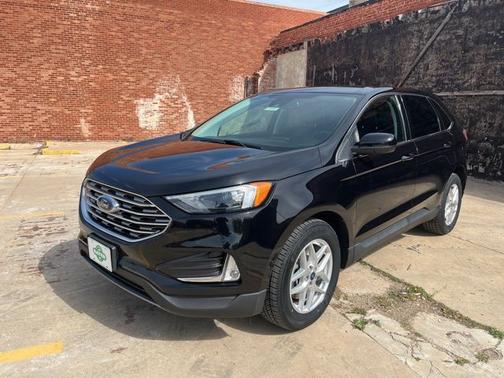 Black Metallic 2022 Ford Edge SEL