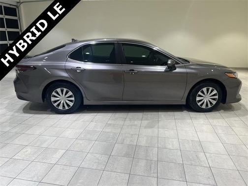 2022 Toyota Camry Hybrid LE