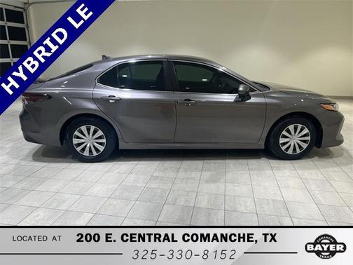 2022 Toyota Camry Hybrid LE