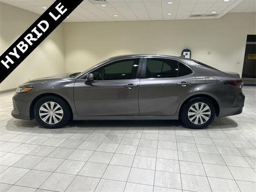 2022 Toyota Camry Hybrid LE