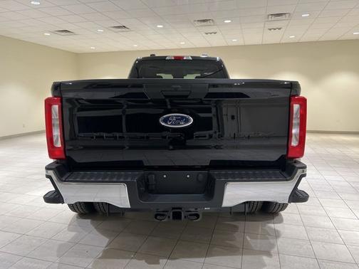 Agate Black Metallic 2026 Ford F-350 XLT