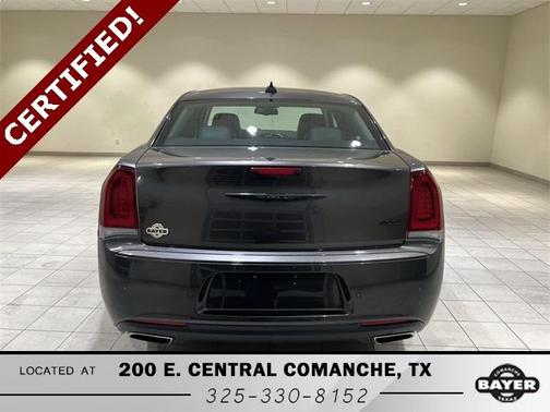 2022 Chrysler 300 Touring L