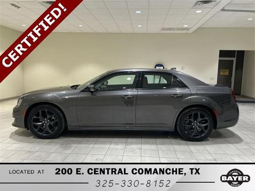 2022 Chrysler 300 Touring L