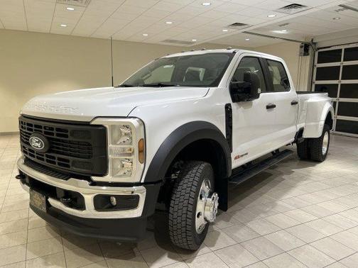 Oxford White 2027 Ford F-450 XL