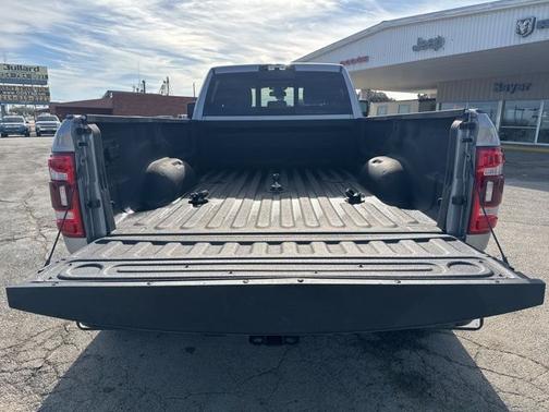 Billet Silver Metallic Clearcoat 2024 RAM 3500 Laramie