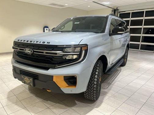 Glacier Gray Metallic 2026 Ford Expedition Tremor
