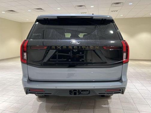 Glacier Gray Metallic 2026 Ford Expedition Tremor